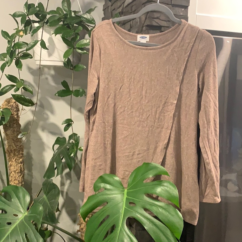 Long sleeve nursing friendly top